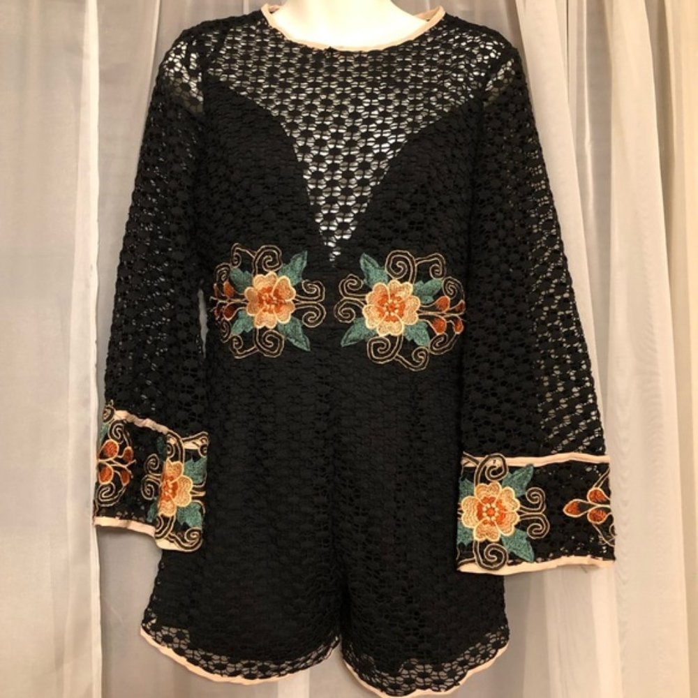 ✨NWOT Selfie Leslie Black Crochet Jumpsuit